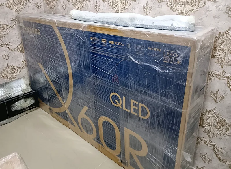 Samsung 82-Inch QLED 4K Smart TV (Q60R) - Excellent Condition632629422552351127