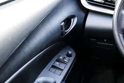 Toyota Yaris SE, миниатюра 7