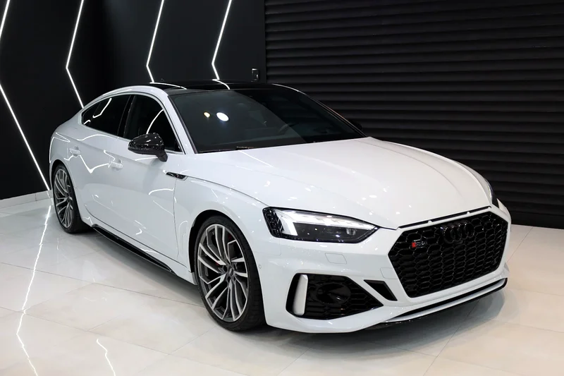 أودي RS5 كواترو سبورتباك، 2021، داخليّة من ألياف الكربون، صوت بانغ آند أولوفسون، ضمان الوكالة!63168971223682113