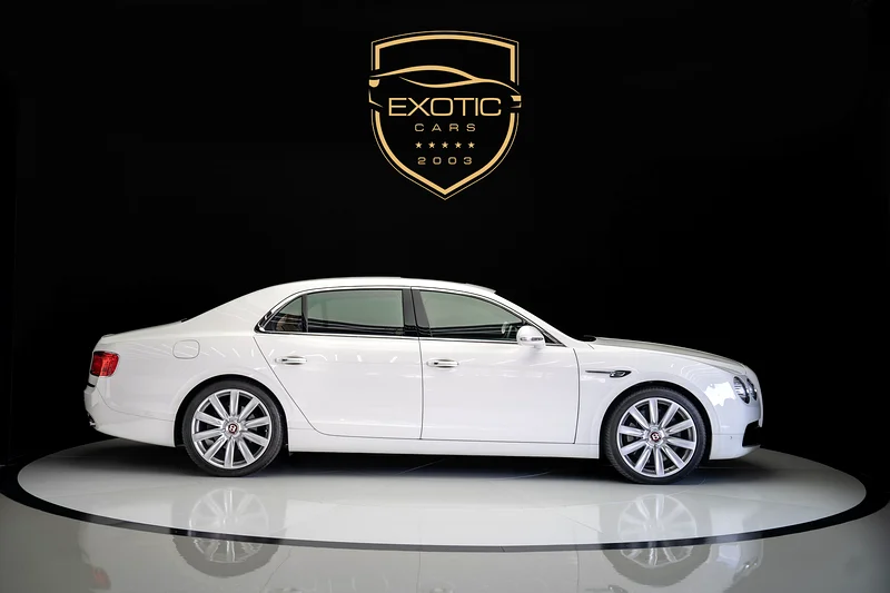 FLYING SPUR V8 | طاولة خلفية | سقف بانورامي | عدد أميال قليل | متاح الضمان63175262636291112