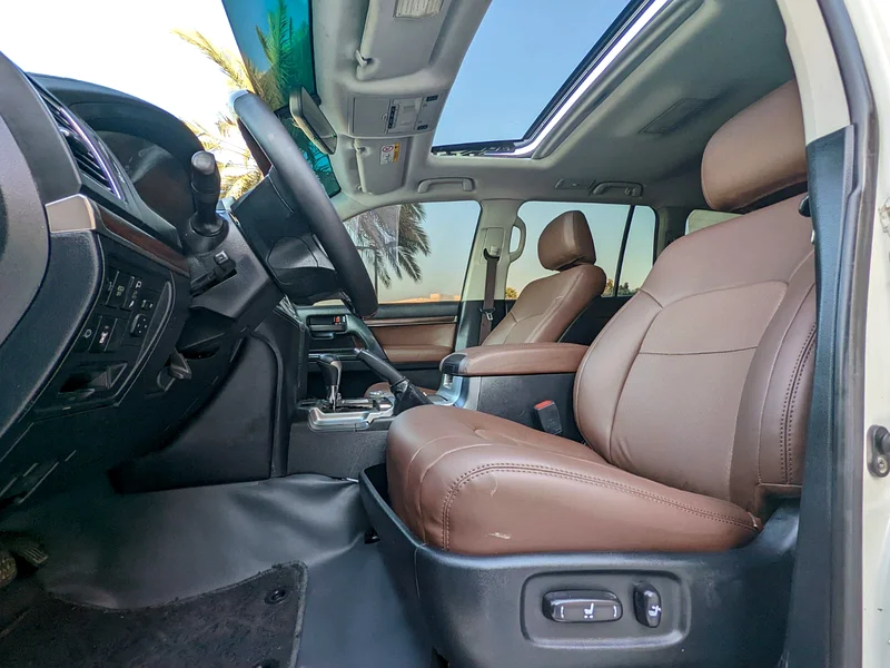 2018 DIESEL TOYOTA LAND CRUISER V8 FULL OPTION IN EXCELLENT CONDITION63159715342338113