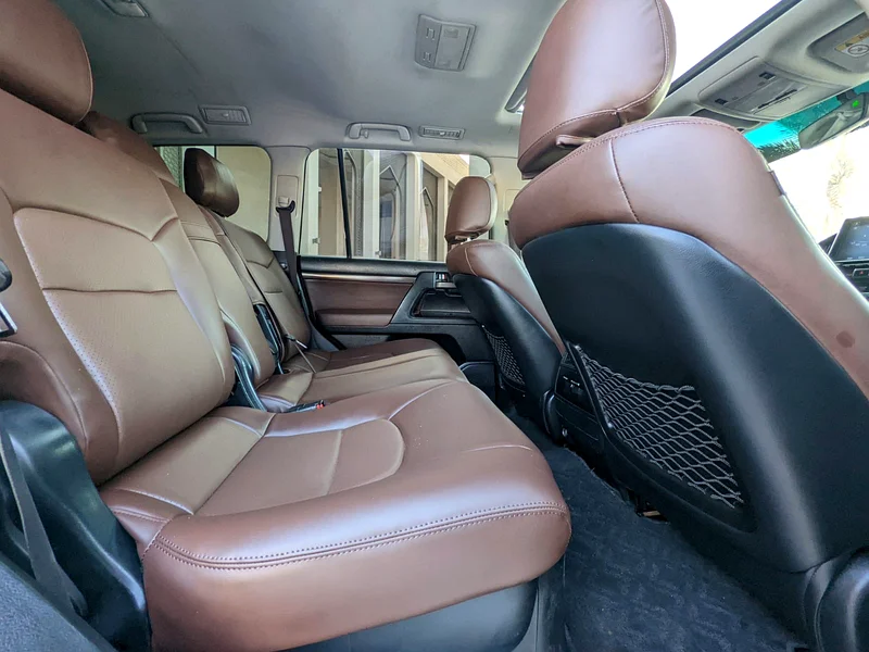 2018 DIESEL TOYOTA LAND CRUISER V8 FULL OPTION IN EXCELLENT CONDITION63159715342338114