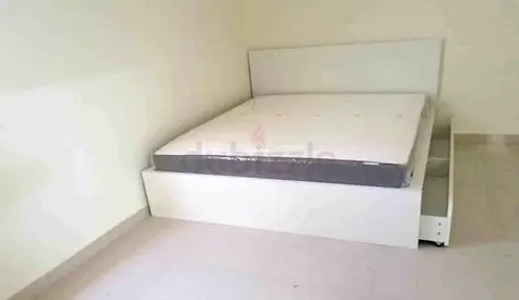 IKEA malam king size 180/200bed with IKEA mattress and 2 storage drawers underneath