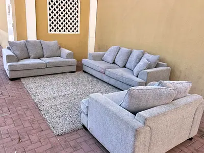 In excellent condition the one Kingston sofa set 3+2+1