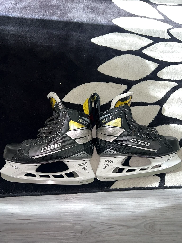 Ice skating shoes631713113607691127
