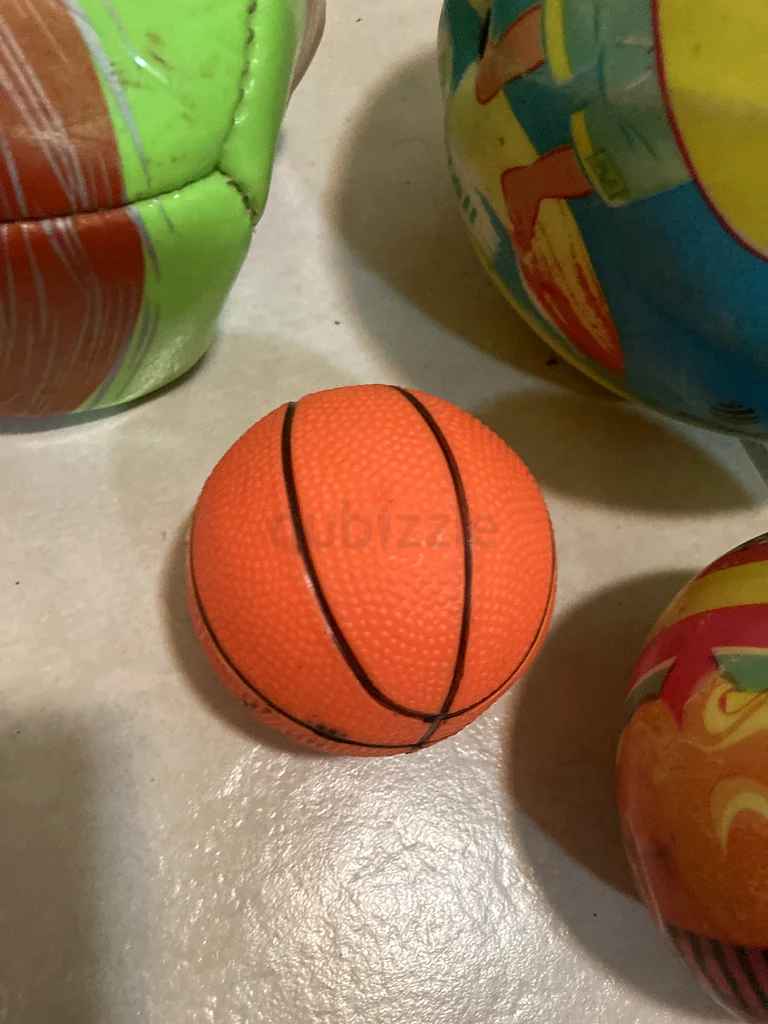 Playing balls63246748106881114