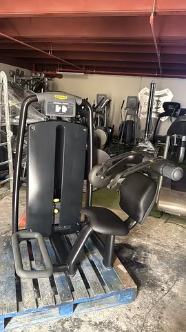 🧍‍️ Technogym Abdominal Crunch | Refurbished – As New | AED 5,000 | UAE