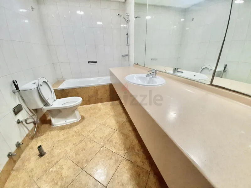 مساحات نوم للسيدات في شقة واسعة بمنطقة الكرامة بالقرب من مترو63128168742019111