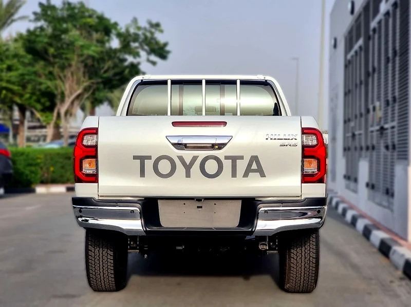 TOYOTA HILUX 4.0 AT WHITE 202563147688634883114