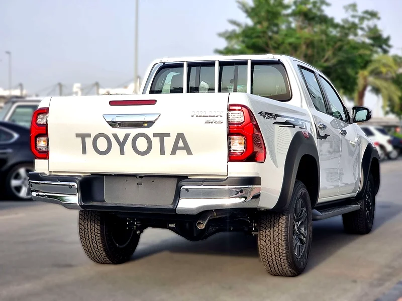 TOYOTA HILUX 4.0 AT WHITE 202563147688634883113