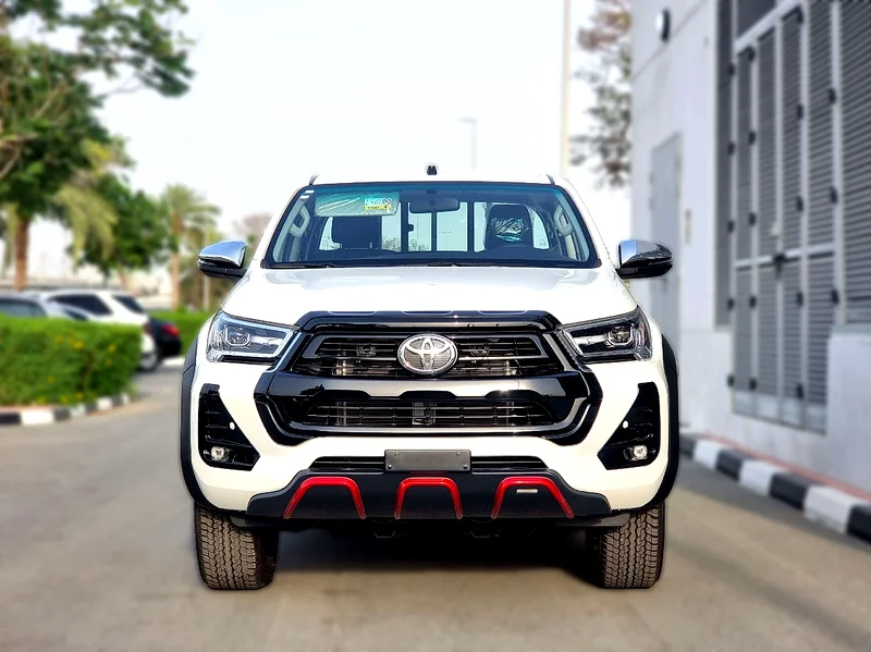 TOYOTA HILUX 4.0 AT WHITE 202563147688634883111