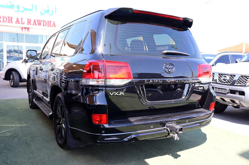 Toyota Land Cruiser VX.R 5.7L / 2018 / GCC / Original paint/ First Owner63159715377153114