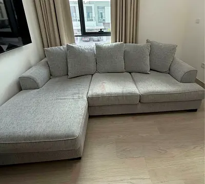 Selling the one kingstone L shape sofa like a brand new