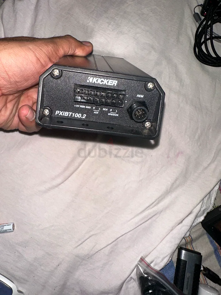 Kicker PXIBT 100.2 Amplified Bluetooth Controller plz look pic63259695475074113