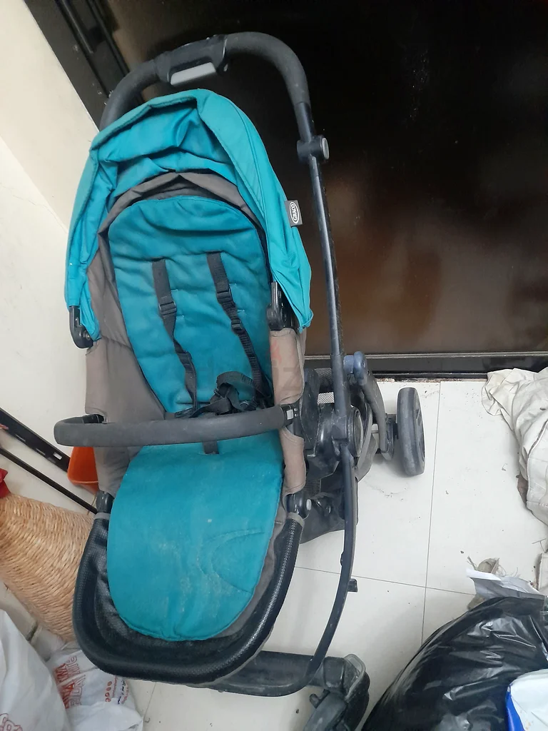 Stroller 70dhs 06 June 202563174809954817111