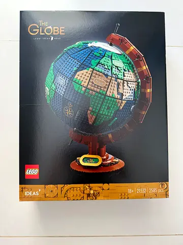 Lego The Globe 21332 Brand new!