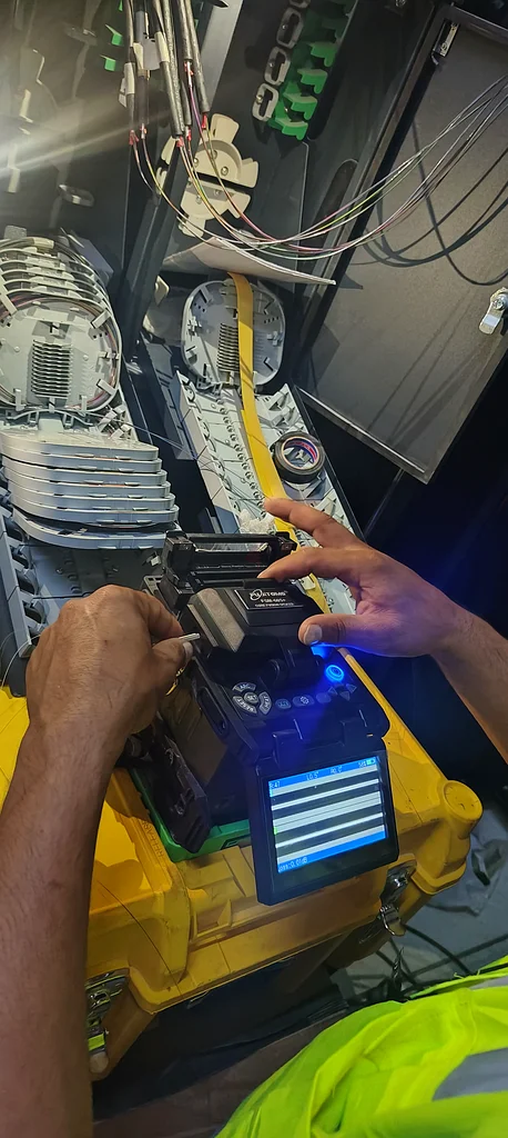 وصل الألياف البصرية MRT63219355996289111