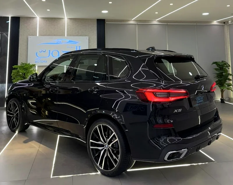 BEST BMW X5 M-KIT V8 || TOP RANGE I| SCREENS || GCC || NO ACCIDENTS || FULL HISTORY63232618988547111