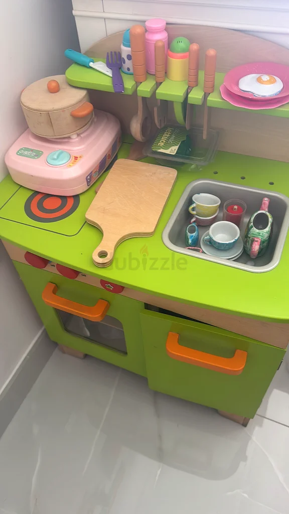 IKEA kitchen with accessories63209843888897113