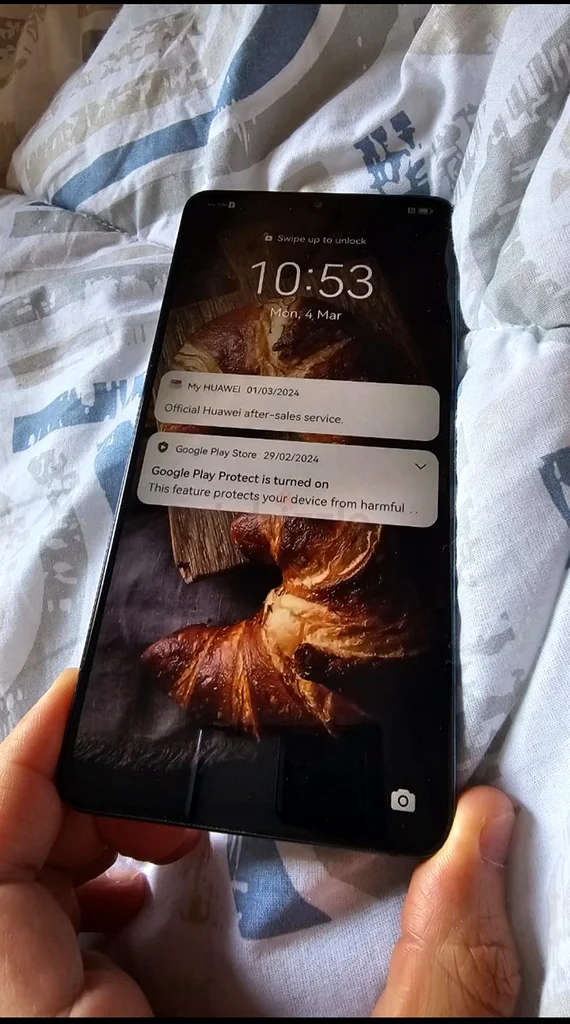 HUAWEI MATE20X5G IN  VERY GOOD CONDITION USE 256GB63214905261186112