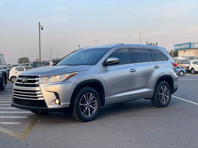 2017 Toyota Highlander XLE 3.5L V6 Full Option Sunroof 7 Leather Seats - Radar  BSM Auto Trunk -63165692924546111