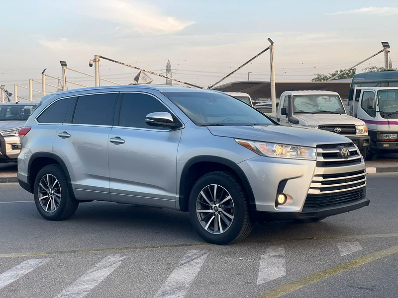 2017 Toyota Highlander XLE 3.5L V6 Full Option Sunroof 7 Leather Seats - Radar  BSM Auto Trunk -63165692924546118