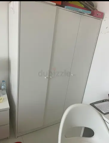 3 door wardrobe