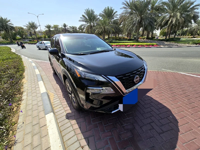 نissan rogue SV مع رادار خط التوجيه، باب بنظام الدفع، تشغيل بنظام الدفع، تشغيل من بعد، ورادار63148164535425114