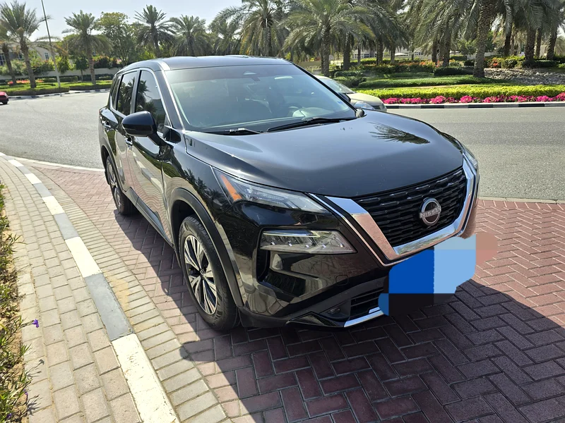 نissan rogue SV مع رادار خط التوجيه، باب بنظام الدفع، تشغيل بنظام الدفع، تشغيل من بعد، ورادار63148164535425111