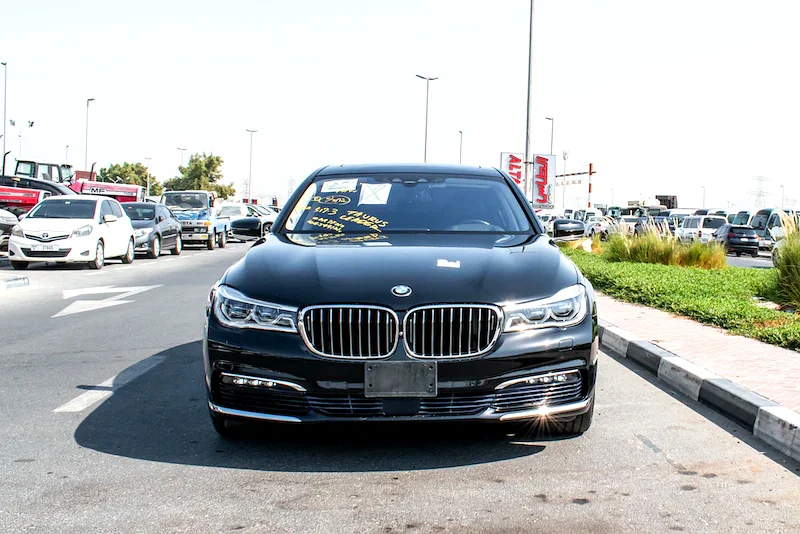 2017- BMW 750LI   - FULL OPTIONS -LOW MILEAGE- BLACK INSIDE - IMMACULATE CONDITION - ONLY 63,000 KM63176168465793112