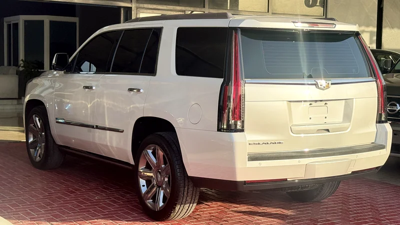 2016 Cadillac Escalade GCC 1st Owner With Service History63174774423170113