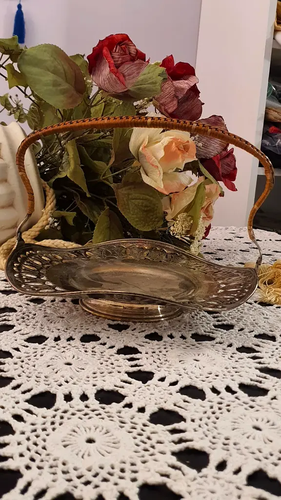Sovereigns Silver Plated Bamboo Footed Handled Dish63215870851202115