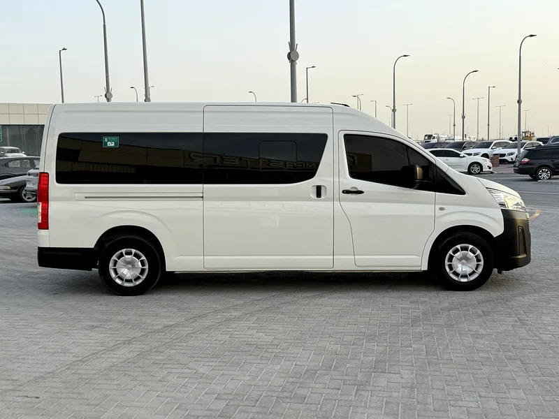 2021 Toyota Hiace GCC in perfect condition63401317515778112