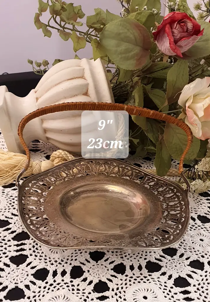 Sovereigns Silver Plated Bamboo Footed Handled Dish63215870851202111