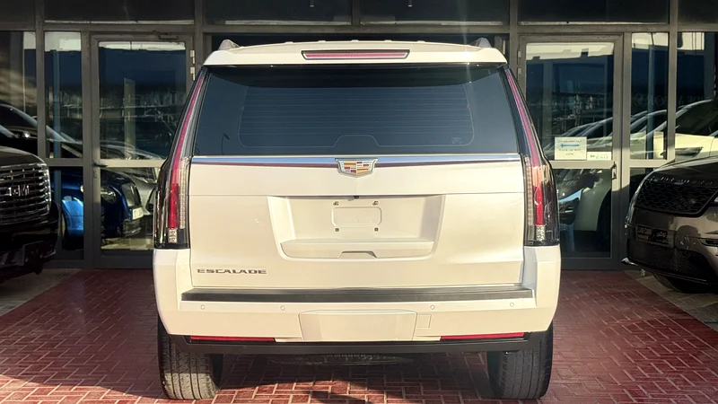 2016 Cadillac Escalade GCC 1st Owner With Service History63174774423170114