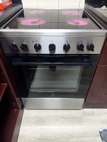 Electrolux freestanding cooker with Ceramic 4 Hob LKR6200002X