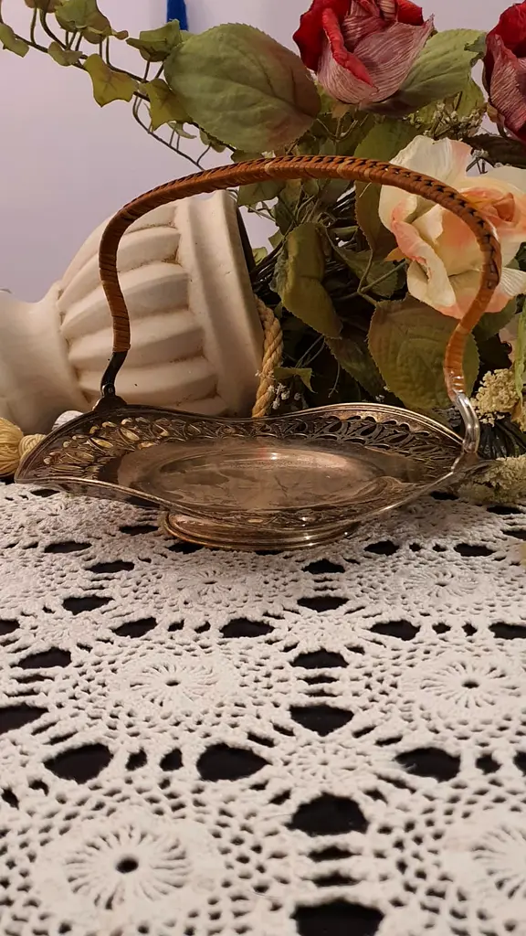 Sovereigns Silver Plated Bamboo Footed Handled Dish63215870851202113