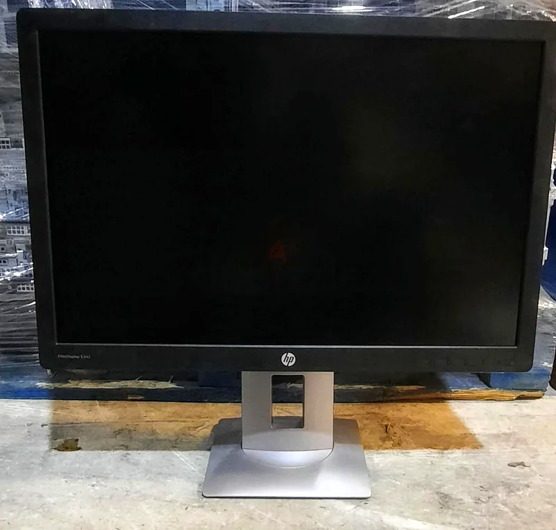 HP EliteDisplay E242 Monitor – 24” Full HD – AED 170 – EXCELLENT CONDITION!632565989256971112