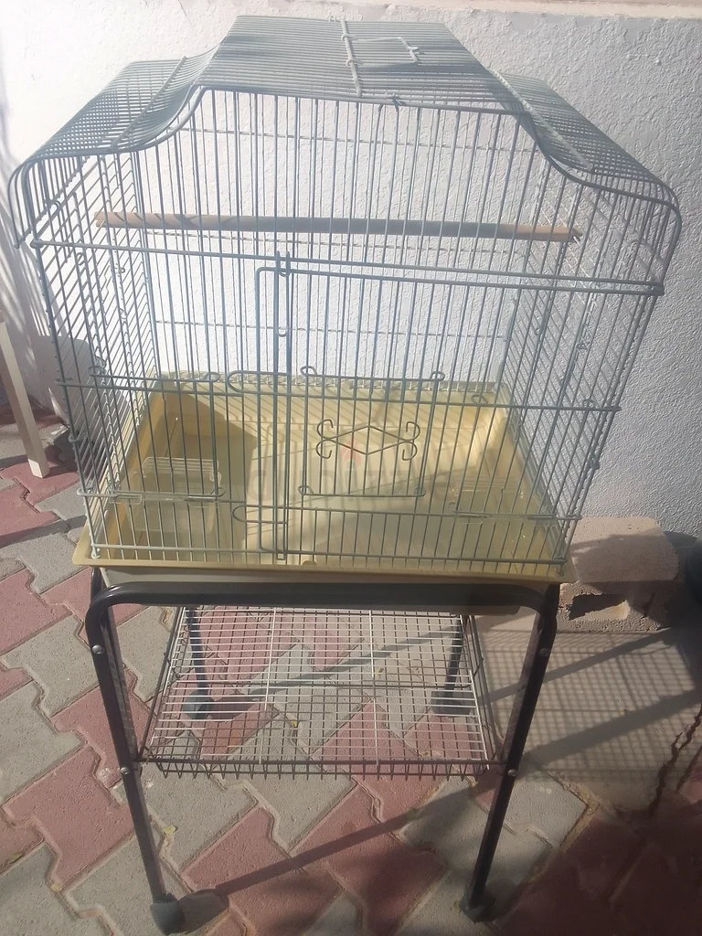 Spacious Bird Cage with Stand – AED 9963232162501123115