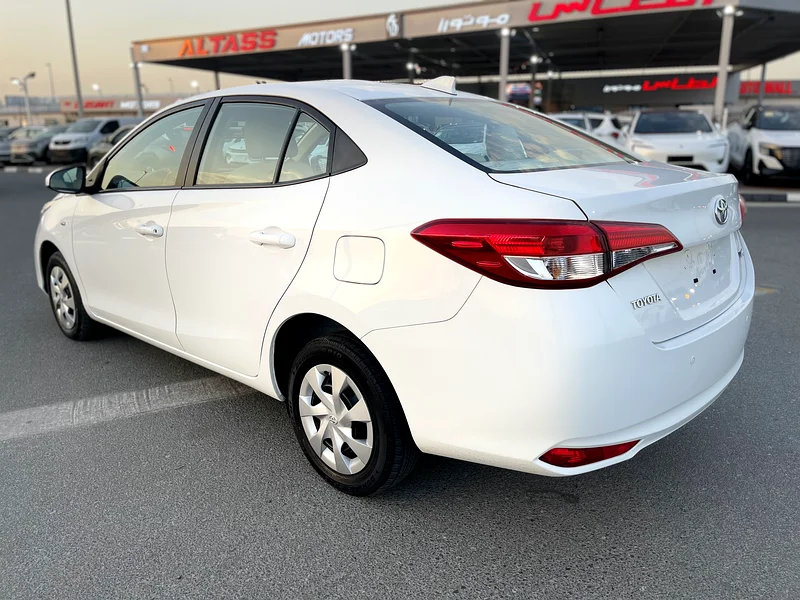 TOYOTA YARIS 2022 SE 1.5 V4 GCC SPECS63166156725250114