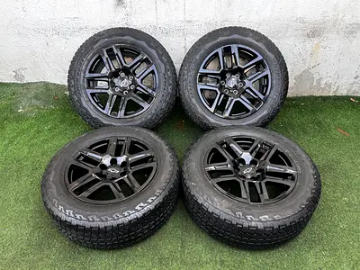 Original 2023 Chevy Trail boss 20” wheels and tyres