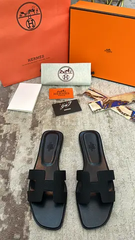 Hermes Oran Sandal ‘Black’
