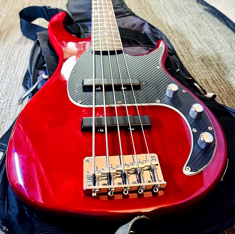 Bass guitar63199130013569111