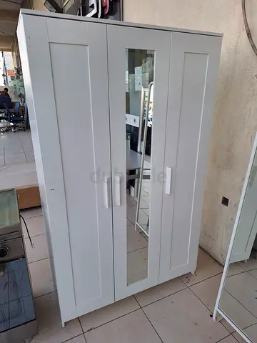 3 door wardrobe