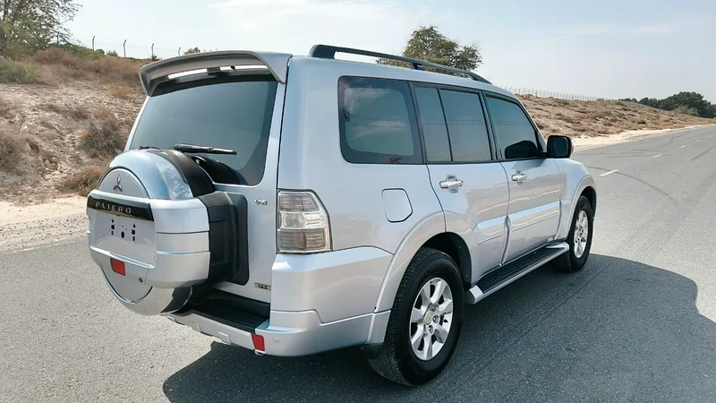 Mitsubishi Pajero full option63152749759491114