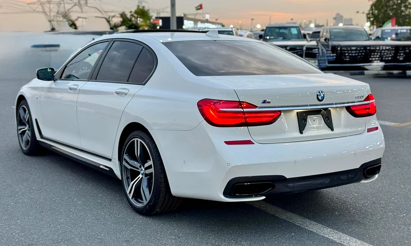 بي إم دبليو 750i موديل 2017 استيراد ياباني63161070336771113