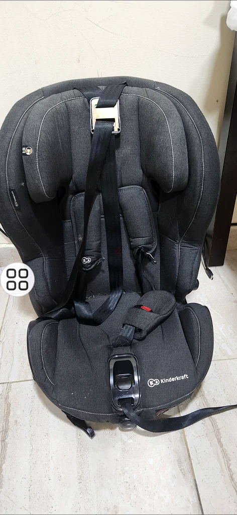 مقعد سيارة 100 درهم63199134821123111