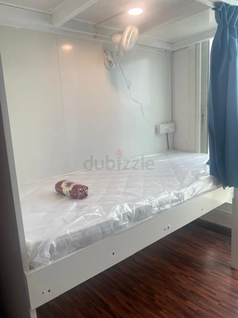 Brand new Executive bed space / PODs62932686225025111