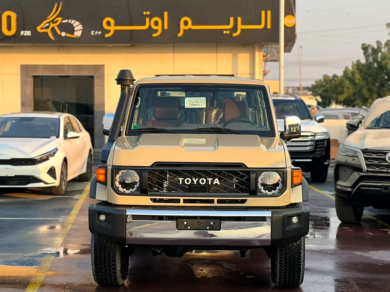 تويوتا لاند كروزر (GRJ76) 4.0 لتر دفع رباعي 4WD63138716071809112