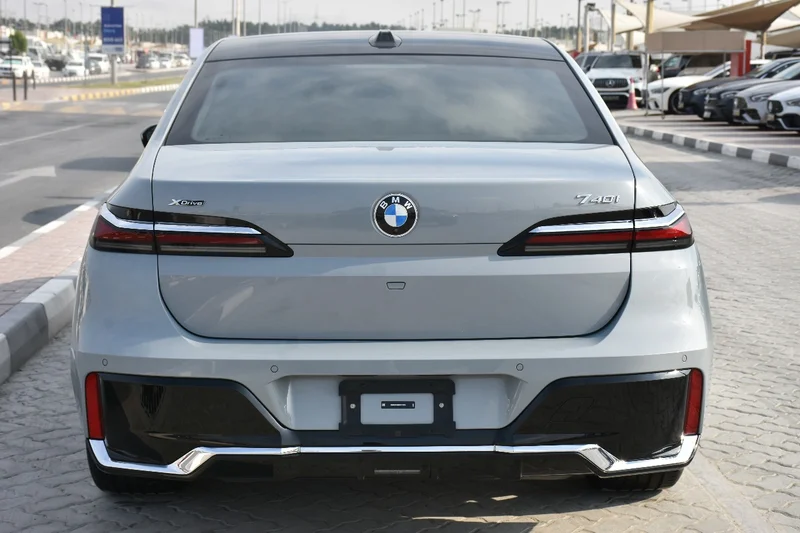 740i M حزمة XDRIVE | نظيف | هيكل خارجي برونكسلين رمادي | مع الضمان62930625485186112